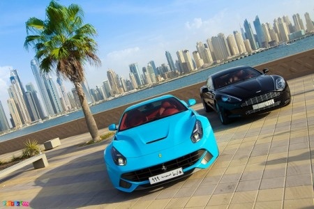 Song hành cùng Aston Martin (phải)