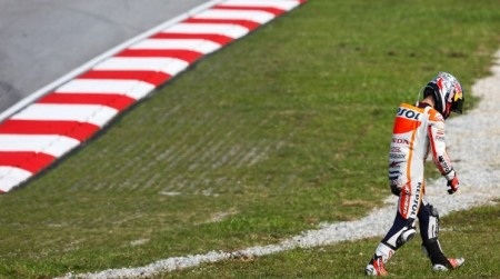 Dani Pedrosa gục ngã trong ngày Repsol Honda Team đăng quang