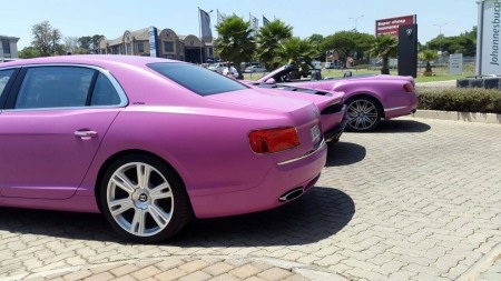 Siêu xe hồng cổ động chiến dịch phòng chống ung thư vú