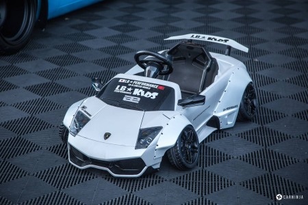 Lamborghini Aventador của nhà độ Liberty Walk (Ảnh: CarNinja)