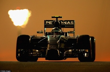 Nico Rosberg giành lợi thế trong chặng đua cuối