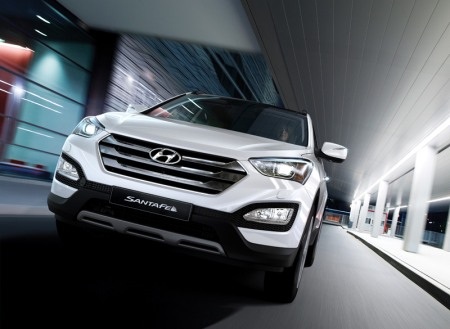 Mức giá của từng
phiên bản Hyundai SantaFe 2015 chưa được công bố chính thức.