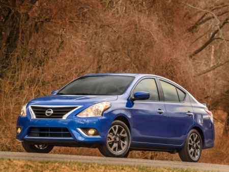 Xe Nissan Versa