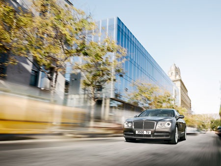 Bentley Hà Nội khuyến mại sốc mừng năm mới 2015 - 2 Bentley Hà Nội khuyến mại sốc mừng năm mới 2015