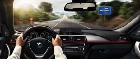 MC Nguyên Khang bên “xế cưng” BMW 3-Series