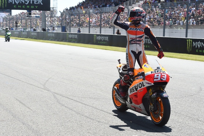 Những hình ảnh ấn tượng của mùa giải MotoGP 2014 (1) - 23 Chiến thắng
thứ 5 của Marquez