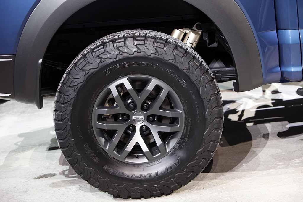 Ford F-150 là Xe bán tải của năm 2015 - 5 Việt Hưng