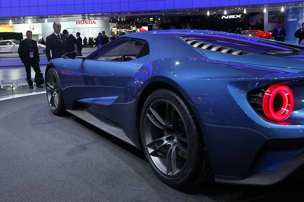 Ford ra mắt siêu xe GT - 9 Việt Hưng