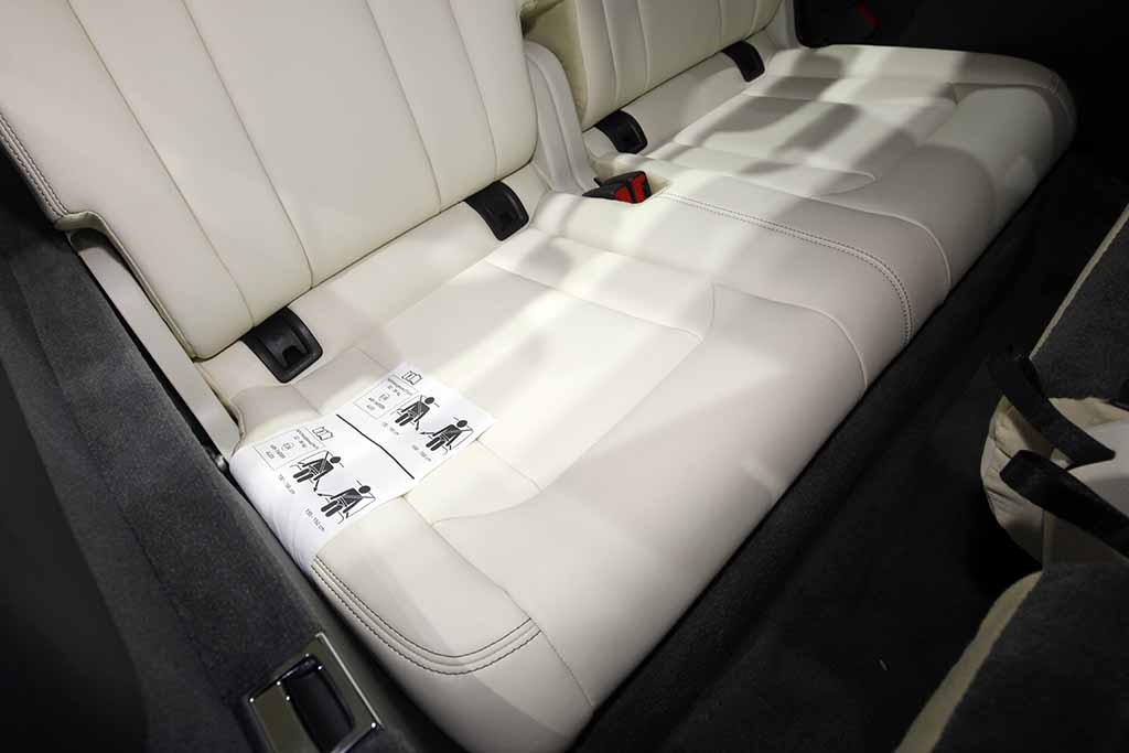 Cận cảnh Audi Q7 thế hệ mới trên sàn triển lãm ô tô Detroit - 12 Cận cảnh Audi Q7 thế hệ mới trên sàn triển lãm ô tô Detroit