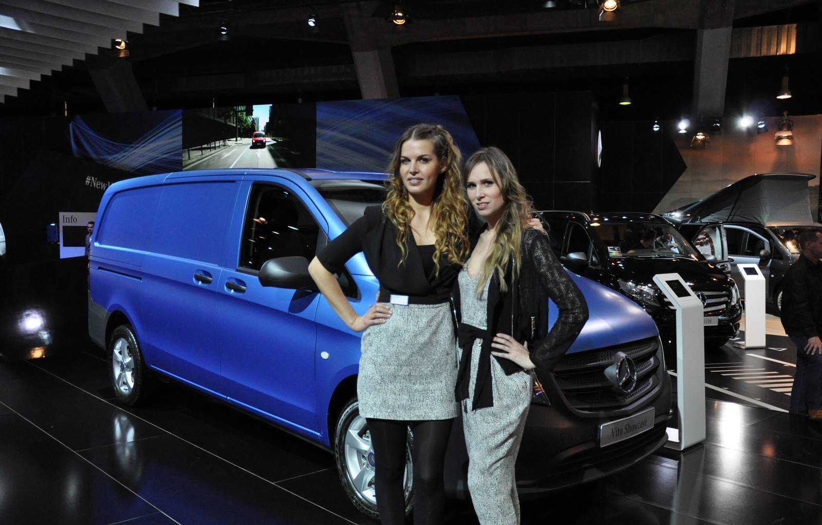 Ngắm người mẫu tại Triển lãm xe hơi Brussels 2015 - 11 Triển lãm ô tô
Brussels diễn ra từ ngày 16-25/1 ở Bỉ.