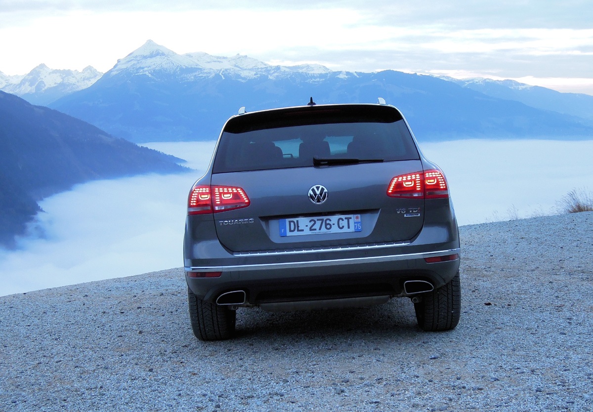 Một số thay đổi cho "chiến binh sa mạc" Volkswagen Touareg - 4 Bảng giá xe Touareg 2015
tại Pháp: