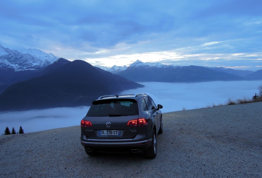 Một số thay đổi cho "chiến binh sa mạc" Volkswagen Touareg - 6 Bảng giá xe Touareg 2015
tại Pháp: