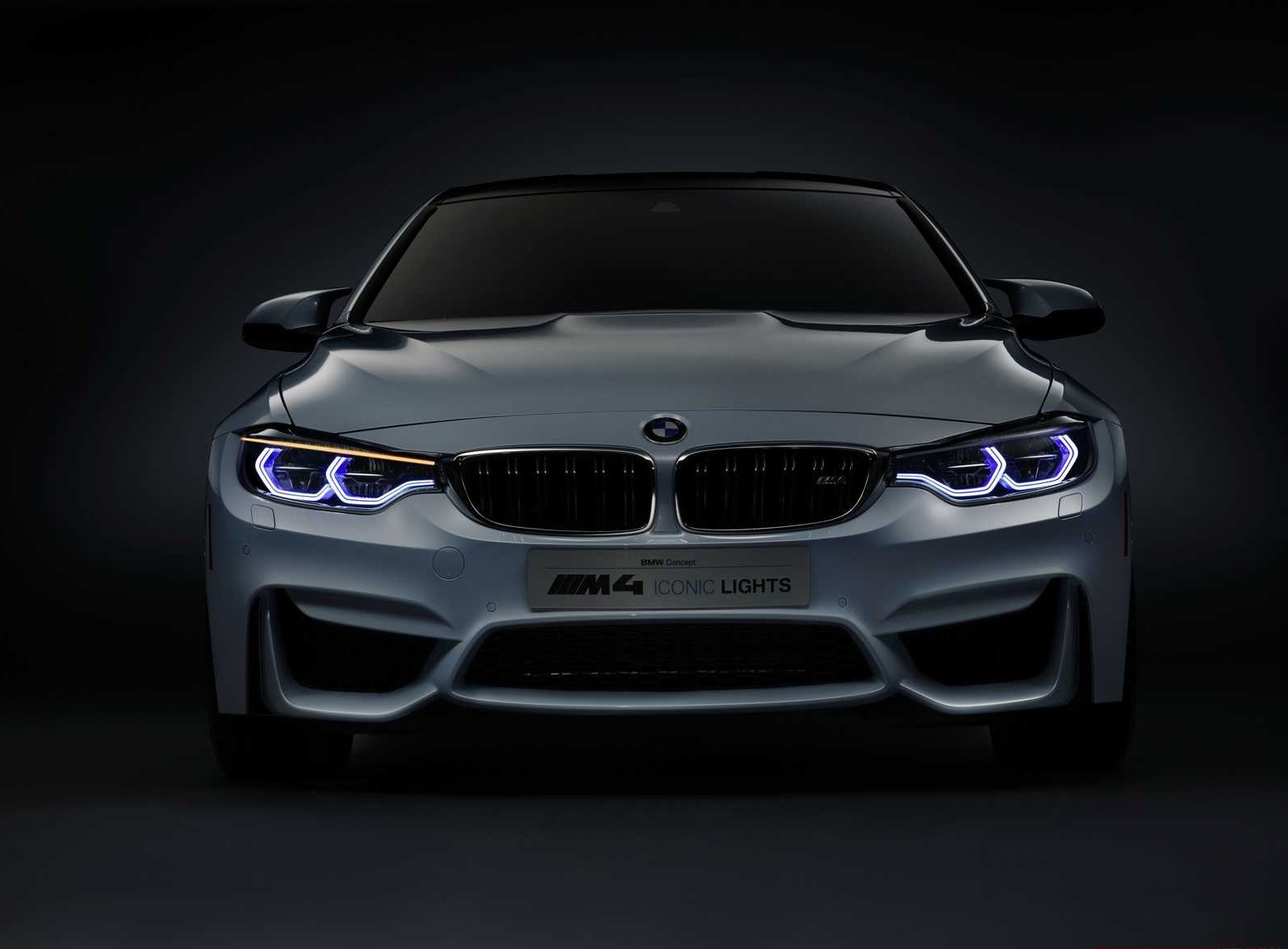 Xe BMW dòng M được trang bị công nghệ đèn OLED - 2 Quỳnh Thư