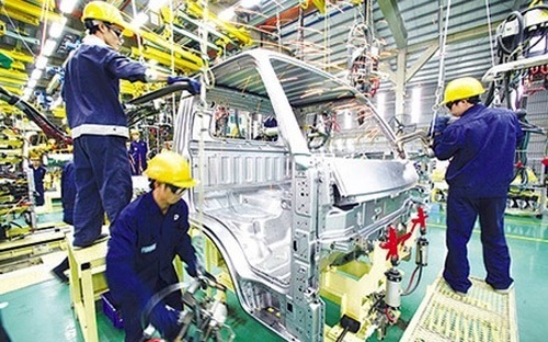 Ôtô "made in VietNam" - Những cơ hội bỏ lỡ - 1 Công nghiệp ô tô tại Việt Nam đang đối mặt
với nhiều thách thức
