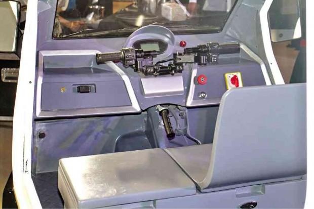 Philippines sản xuất xe ba bánh lội nước - 3 Phía trước ngồi được hai người