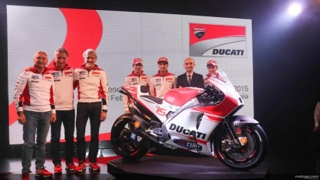 Ducati ra mắt “vũ khí” Desmosedici GP15 hoàn toàn mới