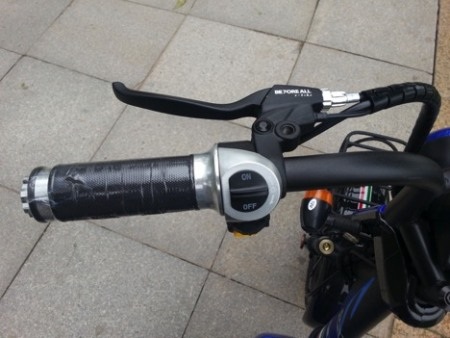 Hệ thống tay phanh cũng được cải tiến, có in thương
hiệu Before All