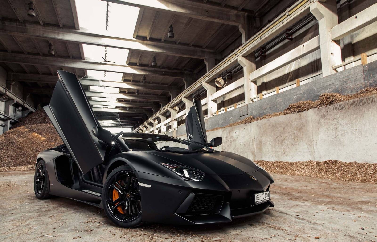 Lamborghini Aventador đen tuyền cá tính - 21 Lamborghini Aventador đen tuyền cá tính