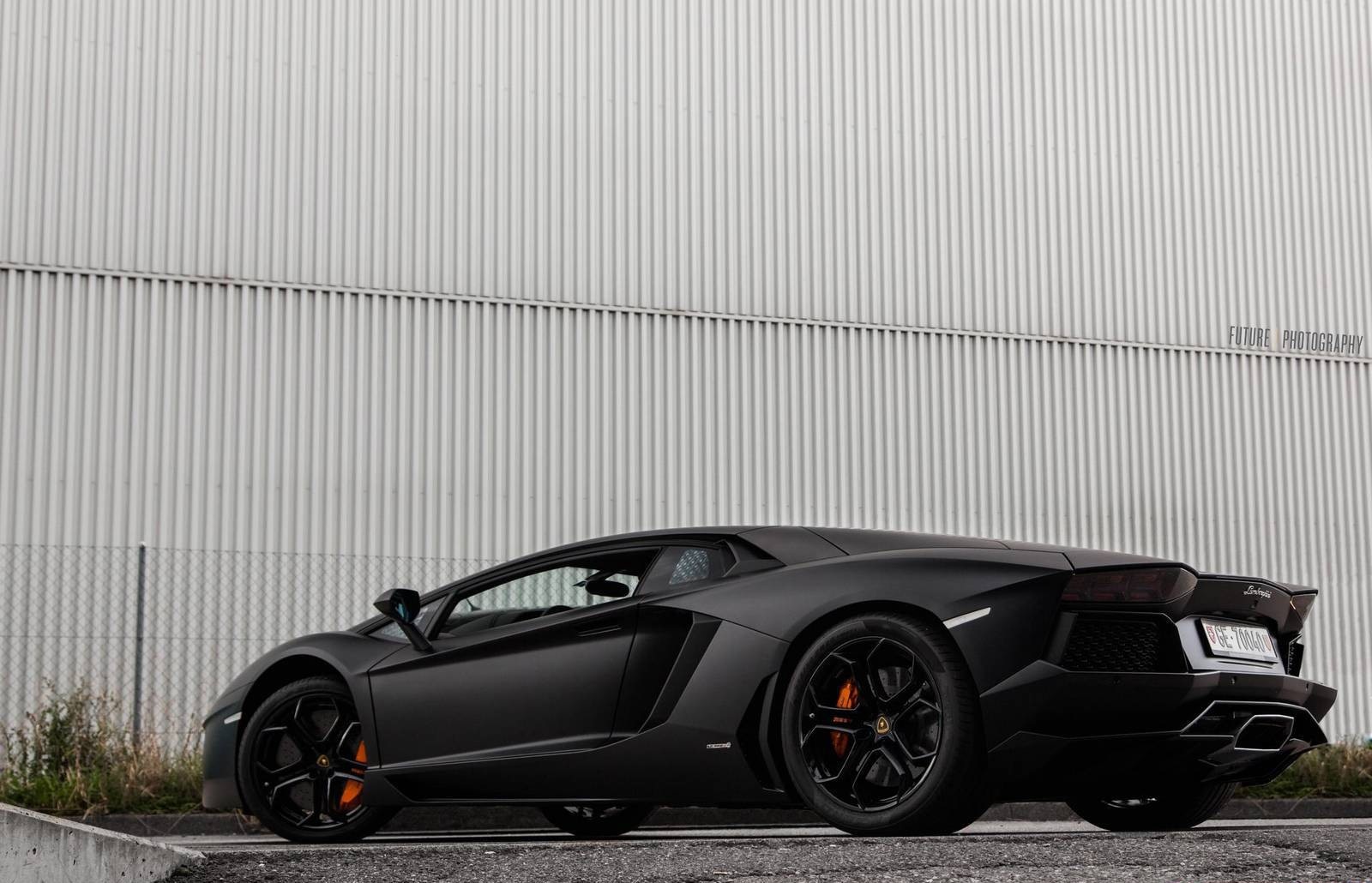 Lamborghini Aventador đen tuyền cá tính - 19 Lamborghini Aventador đen tuyền cá tính