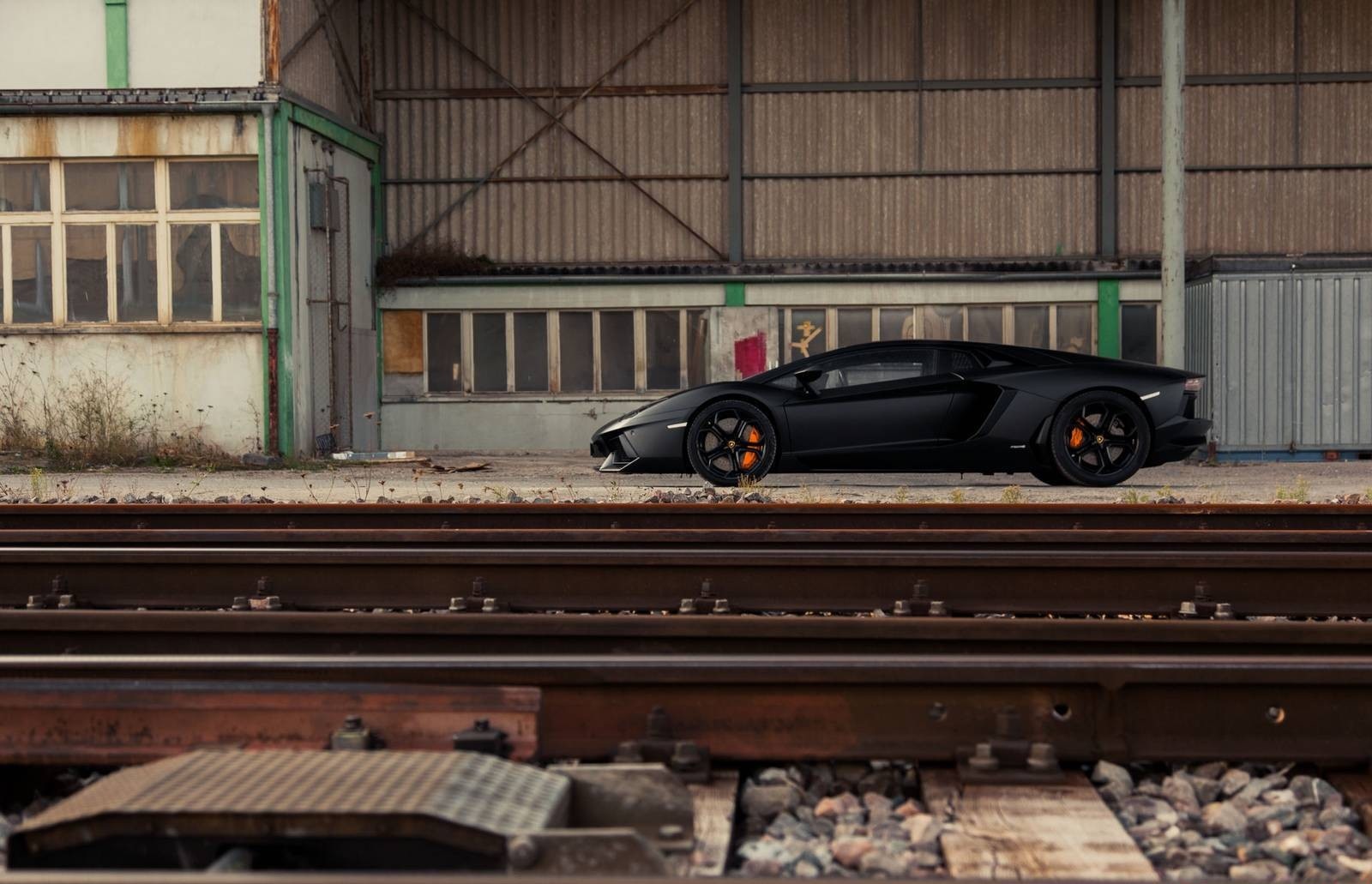 Lamborghini Aventador đen tuyền cá tính - 18 Lamborghini Aventador đen tuyền cá tính