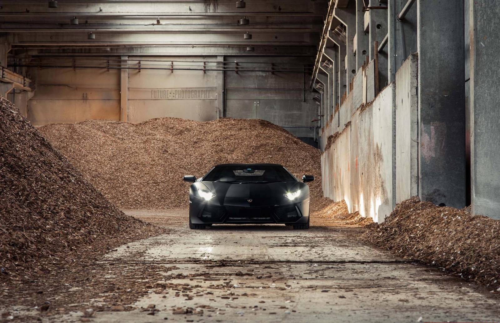 Lamborghini Aventador đen tuyền cá tính - 14 Lamborghini Aventador đen tuyền cá tính