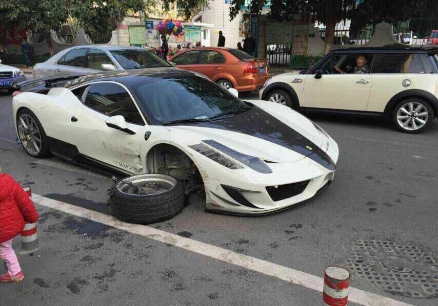 Hàng hiếm Ferrari 458 Siracusa bản độ Mansory gặp nạn - 6 Hàng hiếm Ferrari 458 Siracusa bản độ Mansory gặp nạn