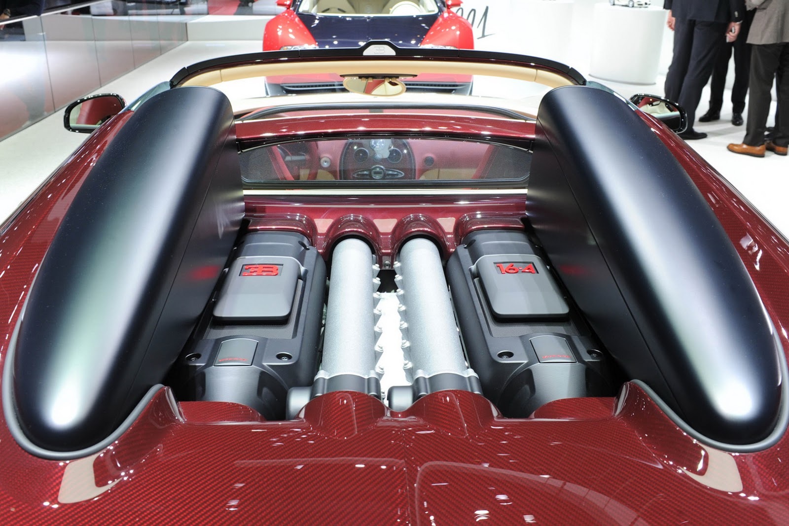 Chiếc Bugatti Veyron cuối cùng ra mắt - 6 Quỳnh Thư