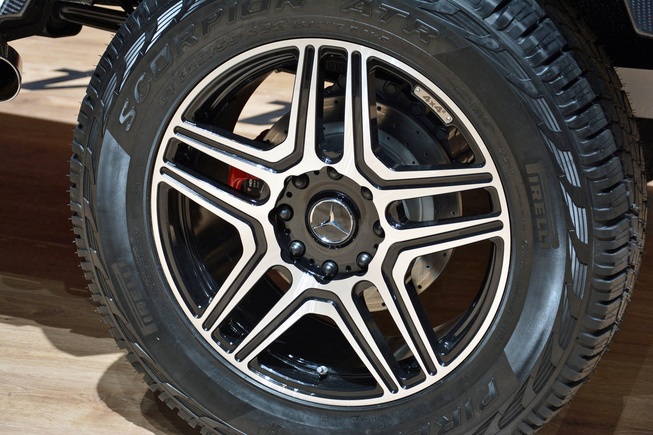 "Hàng khủng" Mercedes G500 4x4² gây ấn tượng tại Geneva - 13 Phương Hoa