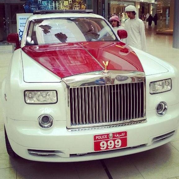 Cảnh sát Dubai, Abu Dhabi tiếp tục được trang bị xế độc - 8 Quỳnh Thư - Nhật Minh