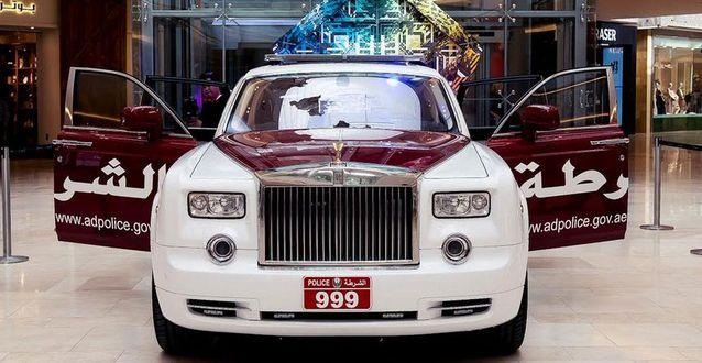 Cảnh sát Dubai, Abu Dhabi tiếp tục được trang bị xế độc - 5 Quỳnh Thư - Nhật Minh