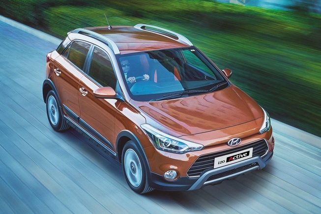 Đánh giá xe Hyundai i20 Active 2015 từ các chuyên gia