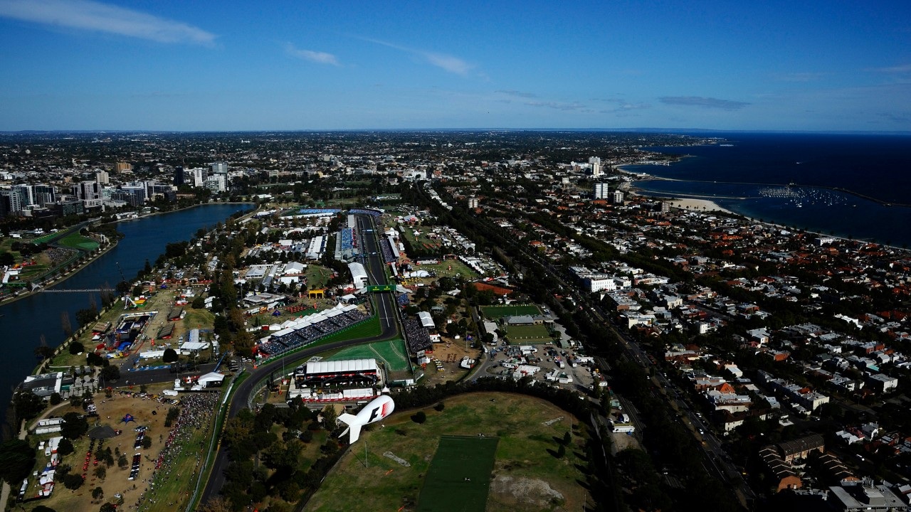 Lewis Hamilton bắt đầu mùa giải F1 mới một cách hoàn hảo - 4 Lewis Hamilton bắt đầu mùa giải F1 mới một cách hoàn hảo