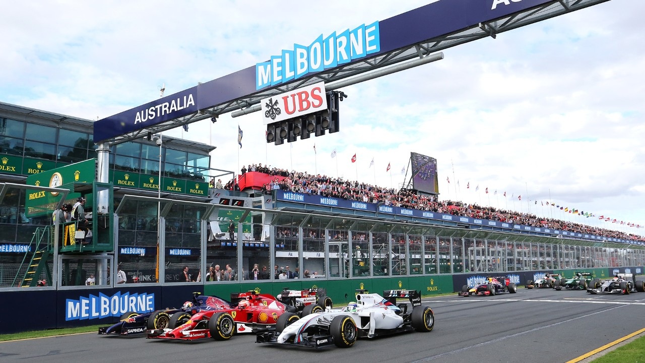 Lewis Hamilton bắt đầu mùa giải F1 mới một cách hoàn hảo - 3 Lewis Hamilton bắt đầu mùa giải F1 mới một cách hoàn hảo