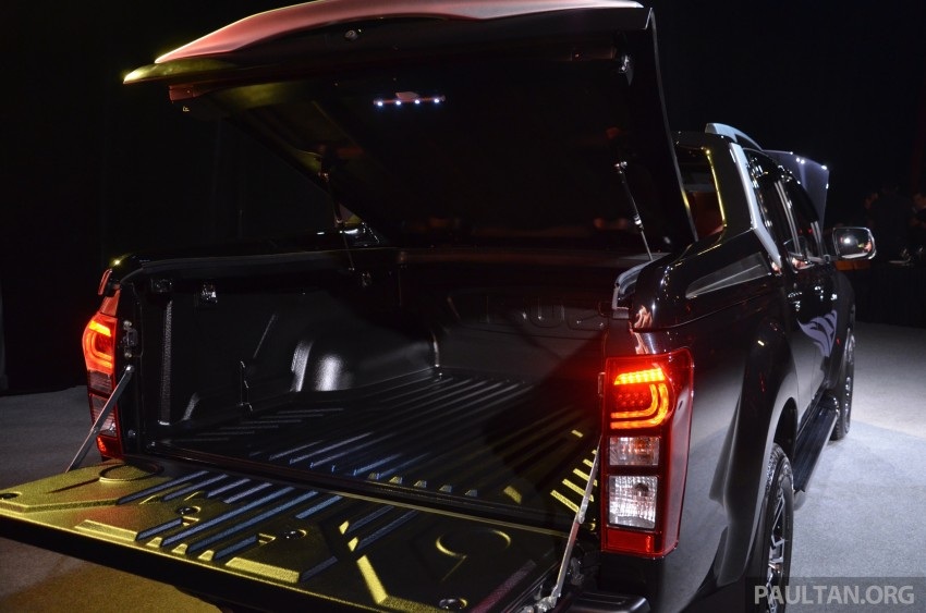 Isuzu D-Max có thêm phiên bản đặc biệt Diablo - 20 Nhật Minh