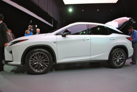 Xe RX 450h phiên bản 2016:
