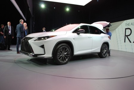 Lexus RX mang diện mạo mới