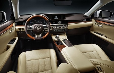 Lexus ES thay đổi diện mạo