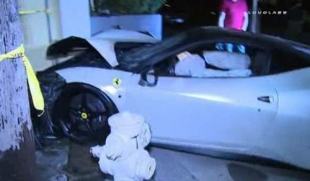 Siêu xe tan nát vì tốc độ