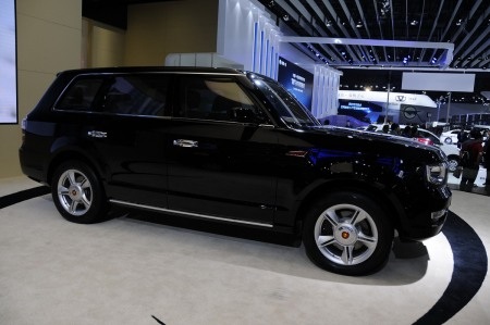Hongqi
LS5 có phần thân xe giống Range Rover, và mũi giống Jeep Grand Cherokee. (Ảnh:
Carscoops)