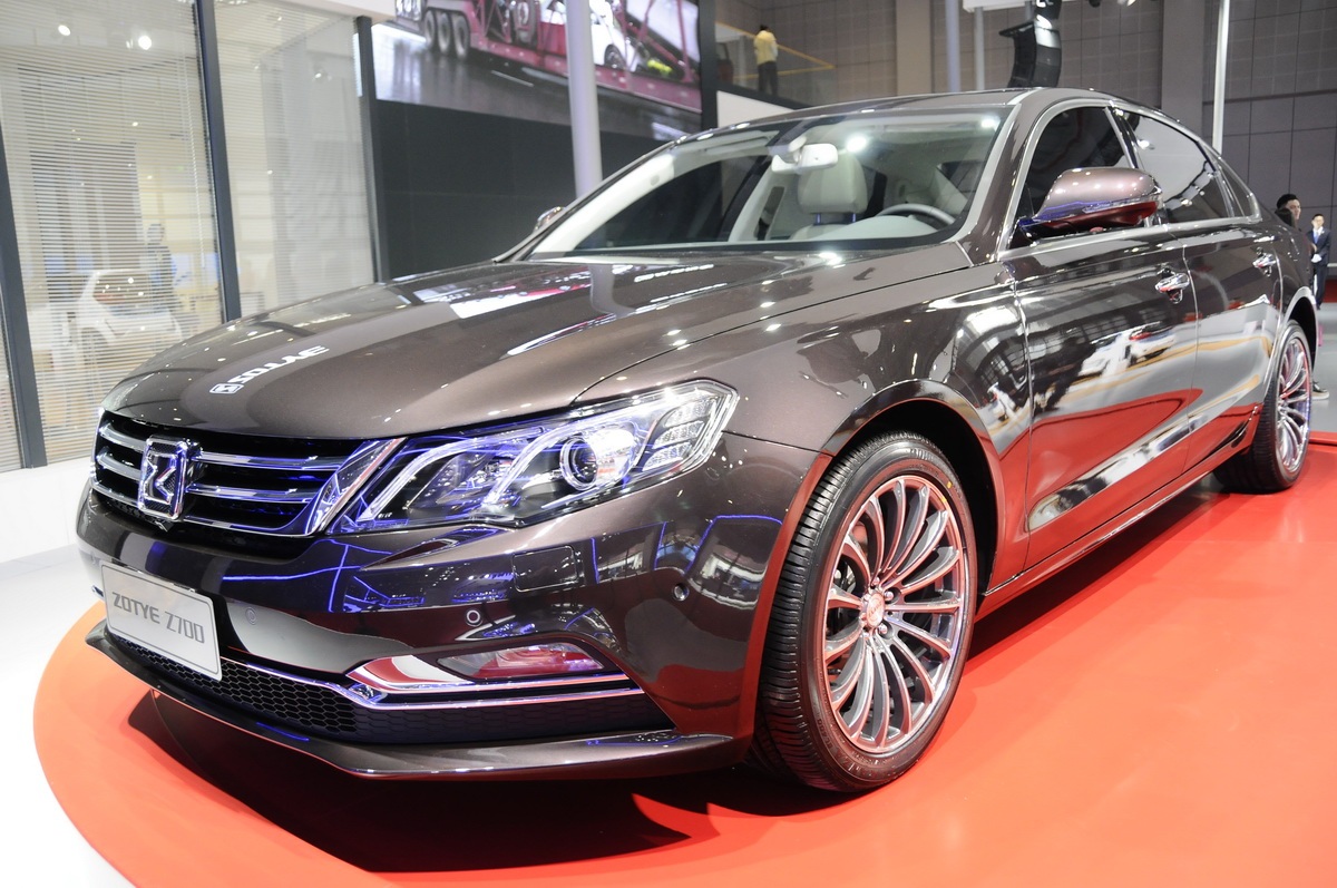 Hongqi
LS5 có phần thân xe giống Range Rover, và mũi giống Jeep Grand Cherokee. (Ảnh:
Carscoops)