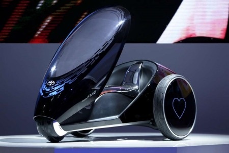 Toyota
FV2 không có vô-lăng này được cho là ý tưởng cho tương lai. (Nguồn: Bloomberg)