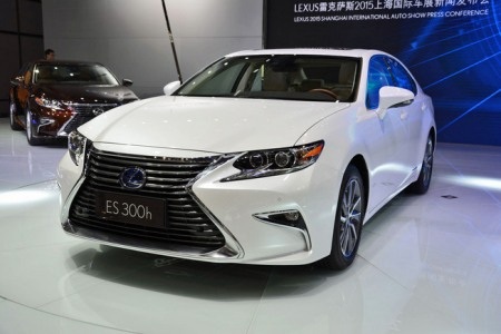 Lexus ES thay đổi diện mạo