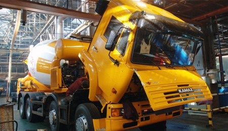Từ đầu năm
1990, Kamaz dừng xuất khẩu xe sang Việt Nam, tới năm 2000 mới khôi phục lại.