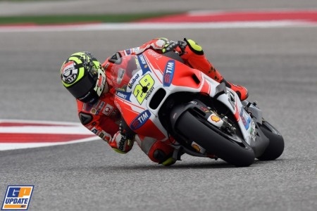 Marc Marquez có được pole đầu tiên trong mùa giải MotoGP 2015