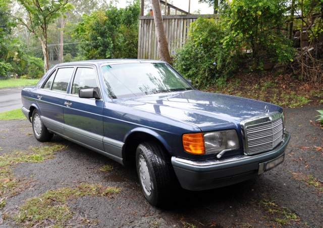 Độ Mercedes S-CLass thành...xe bán tải - 1 Xe S-Class dòng W126 ra mắt lần đầu tiên vào năm 1979