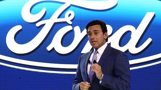 Doanh số giảm, các hãng xe vẫn đổ về Trung Quốc - 1 CEO Mark
Fields của Ford (Ảnh: Bloomberg/Getty Images)