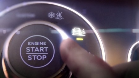 Hé lộ hình ảnh nội thất mẫu SUV đầu tiên của Bentley