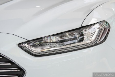 Đèn pha LED chủ động, kèm dải đèn chiếu sáng ban ngày