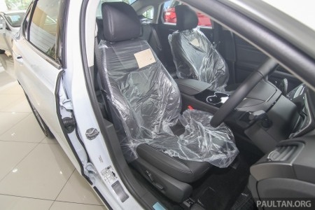 Hai cửa gió cho hàng ghế sau