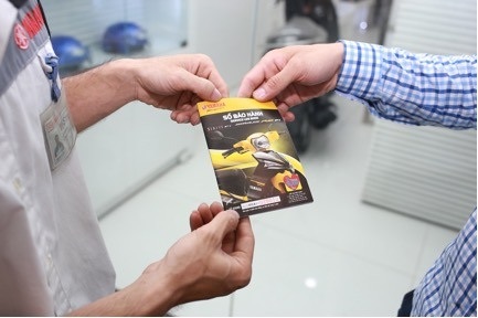 Nhiều
trường hợp “lỗi bảo hành” do người sử dụng xe chưa nắm rõ quyền lợi trên Sổ bảo
hành